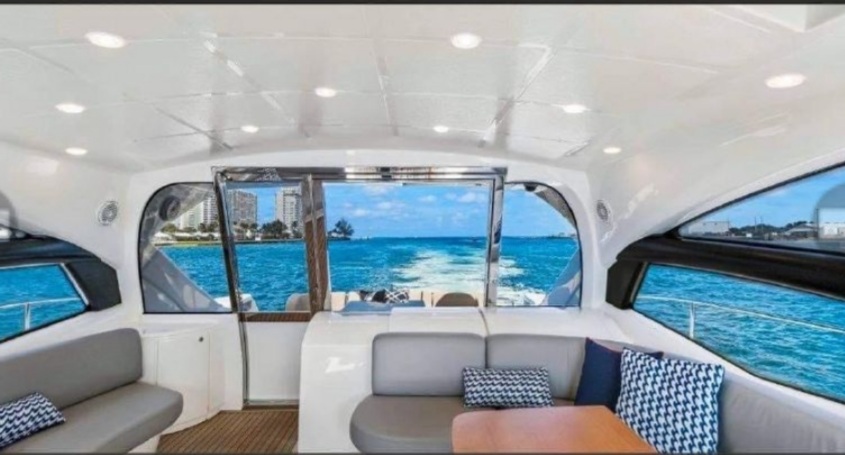 62' Pershing Luxury Yacht Charter